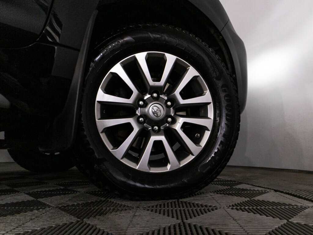 Toyota Land Cruiser Prado, 2018 Фото №24