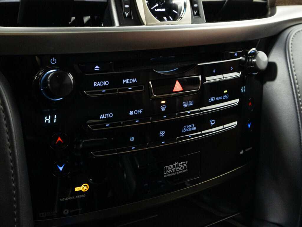 Lexus LX 570, 2018 Фото №17