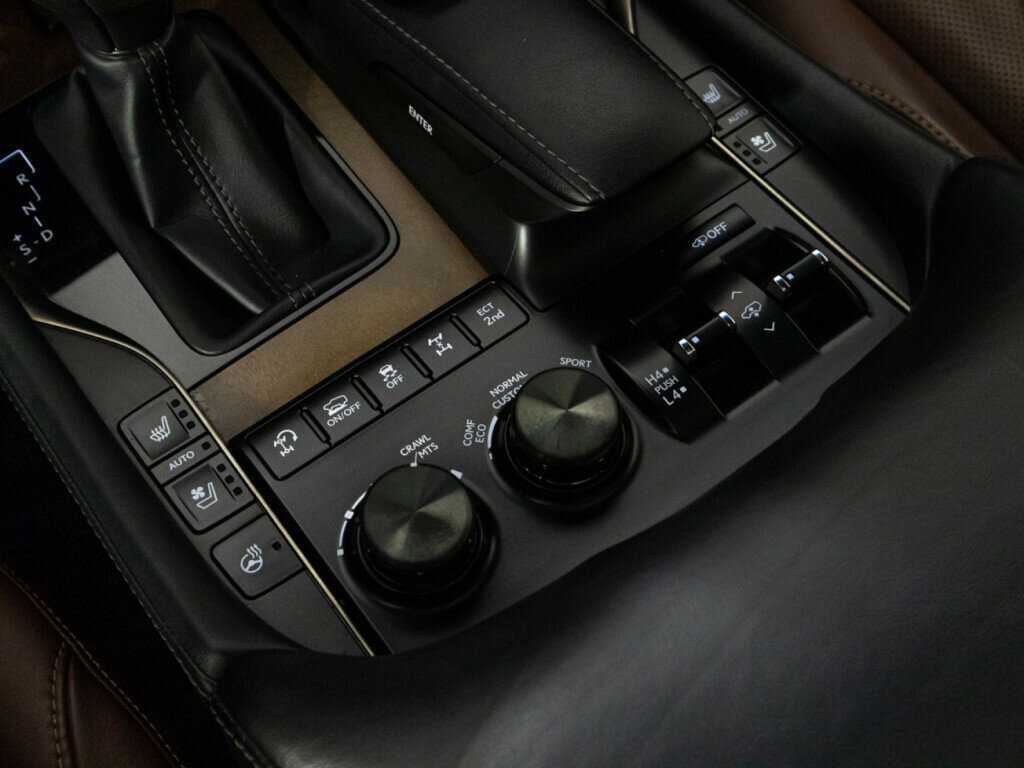 Lexus LX 570, 2018 Фото №19