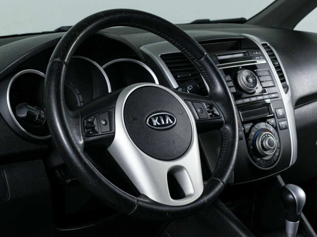 Kia Venga, 2011 Фото №12