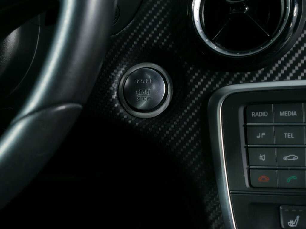 Mercedes-Benz GLA 200, 2016 Фото №14