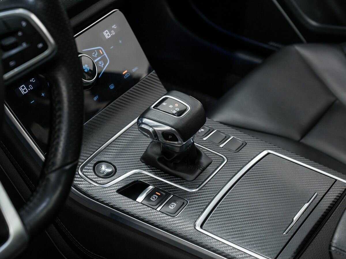 Hongqi H5, 2022 Фото №20