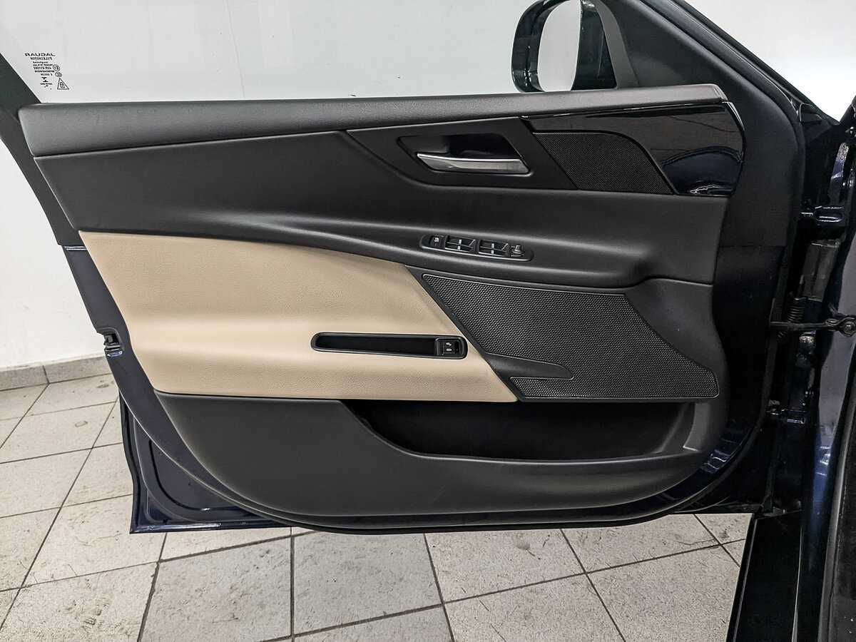 Jaguar XE, 2017 Фото №16