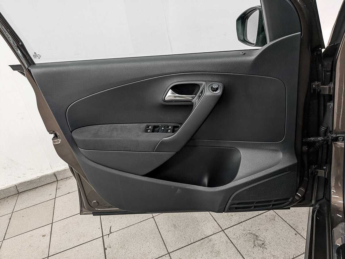 Volkswagen Polo, 2011 Фото №16