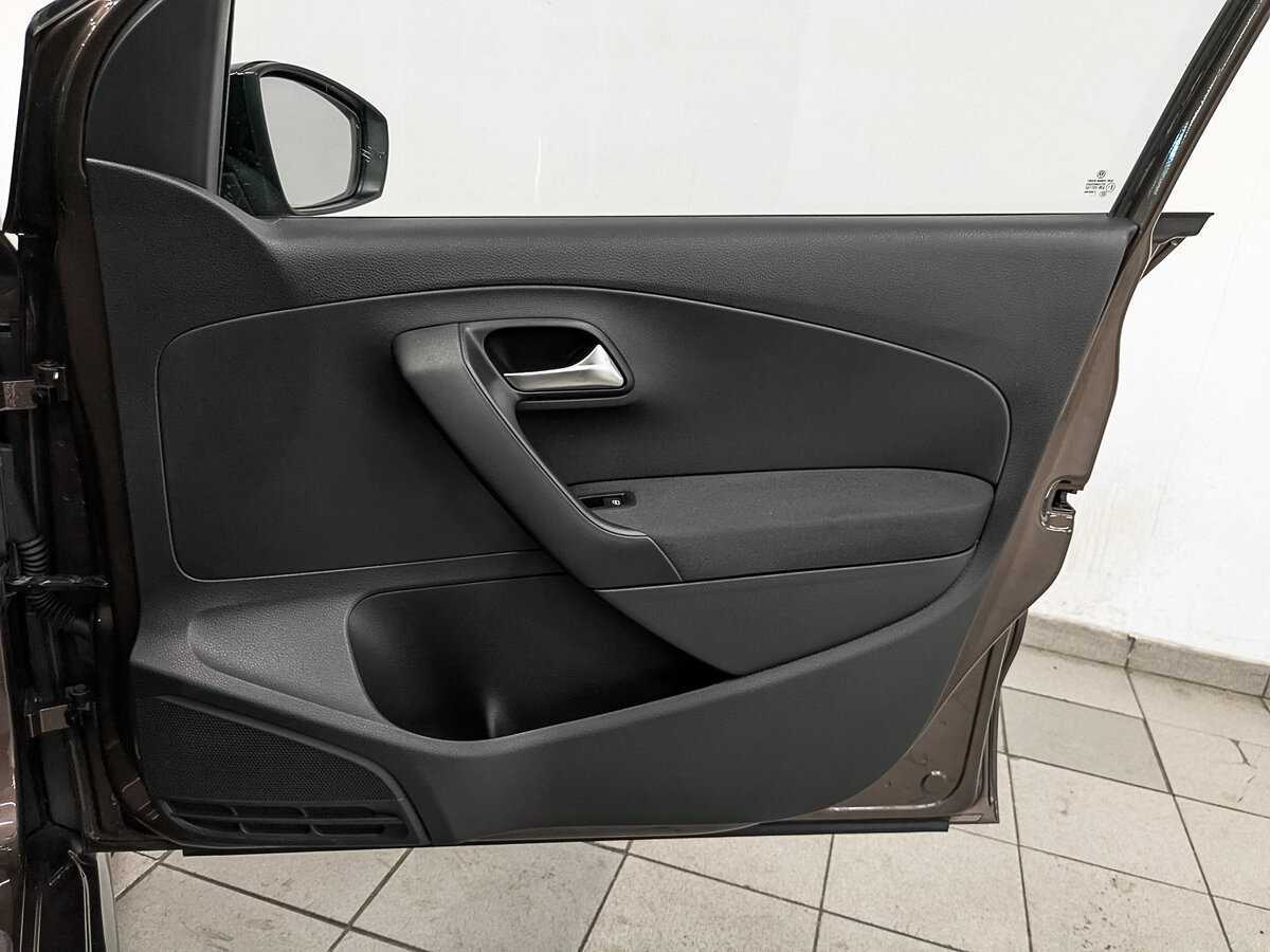 Volkswagen Polo, 2011 Фото №22