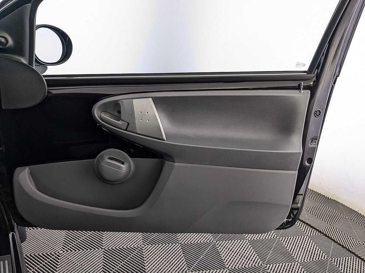 Peugeot 107, 2010 Фото №23