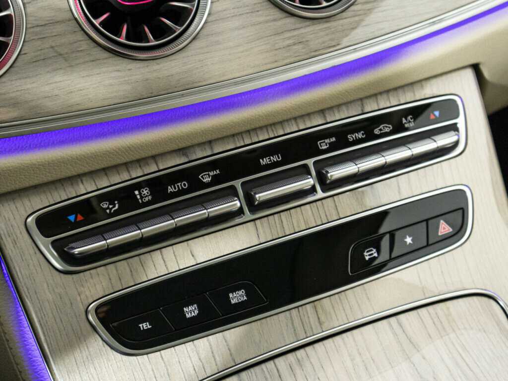 Mercedes-Benz E-Класс 200, 2021 Фото №23