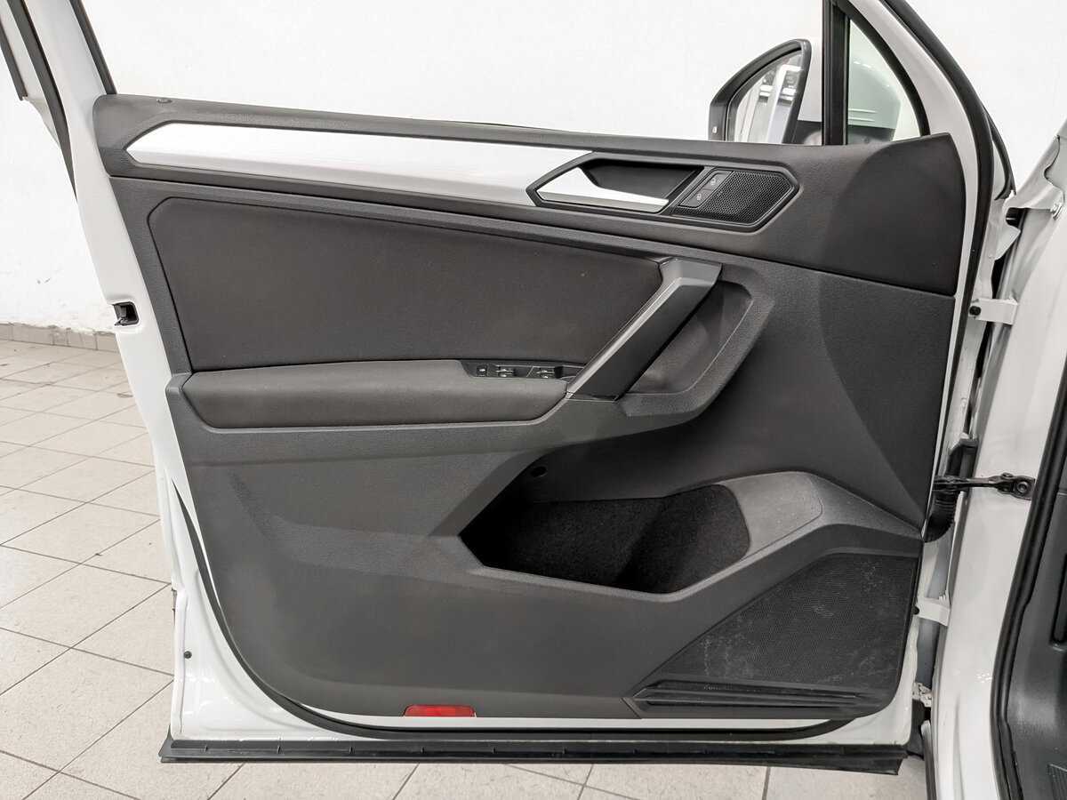 Volkswagen Tiguan, 2021 Фото №18