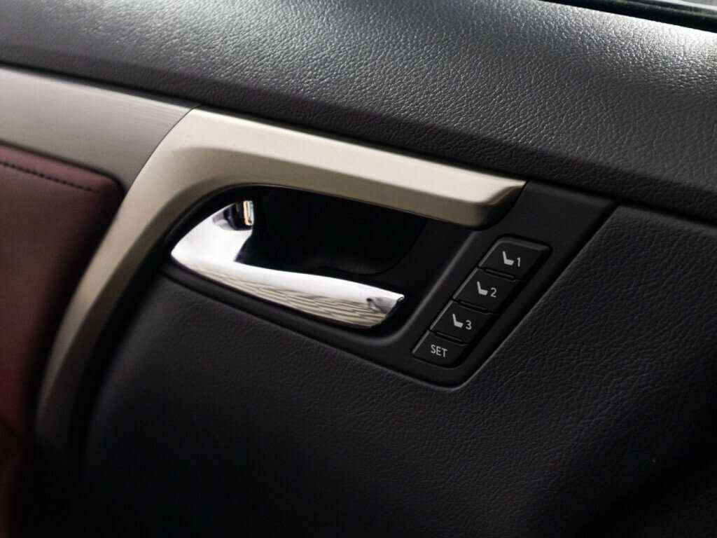 Lexus RX 200t, 2017 Фото №21