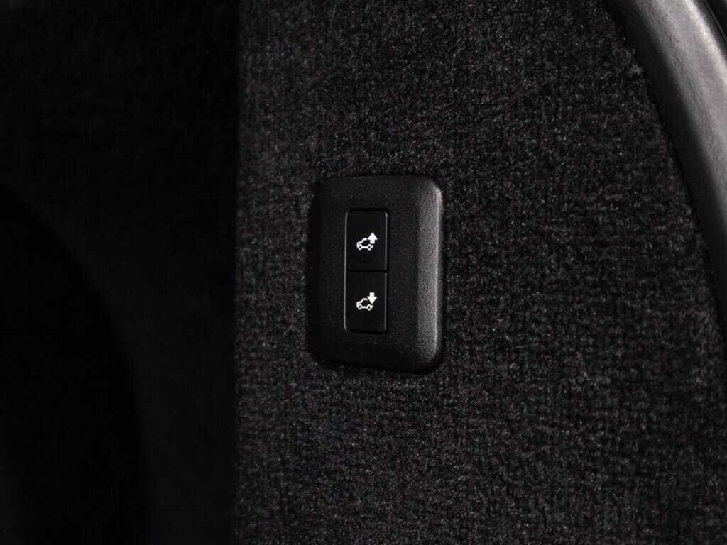 Land Rover Range Rover Sport, 2018 Фото №16