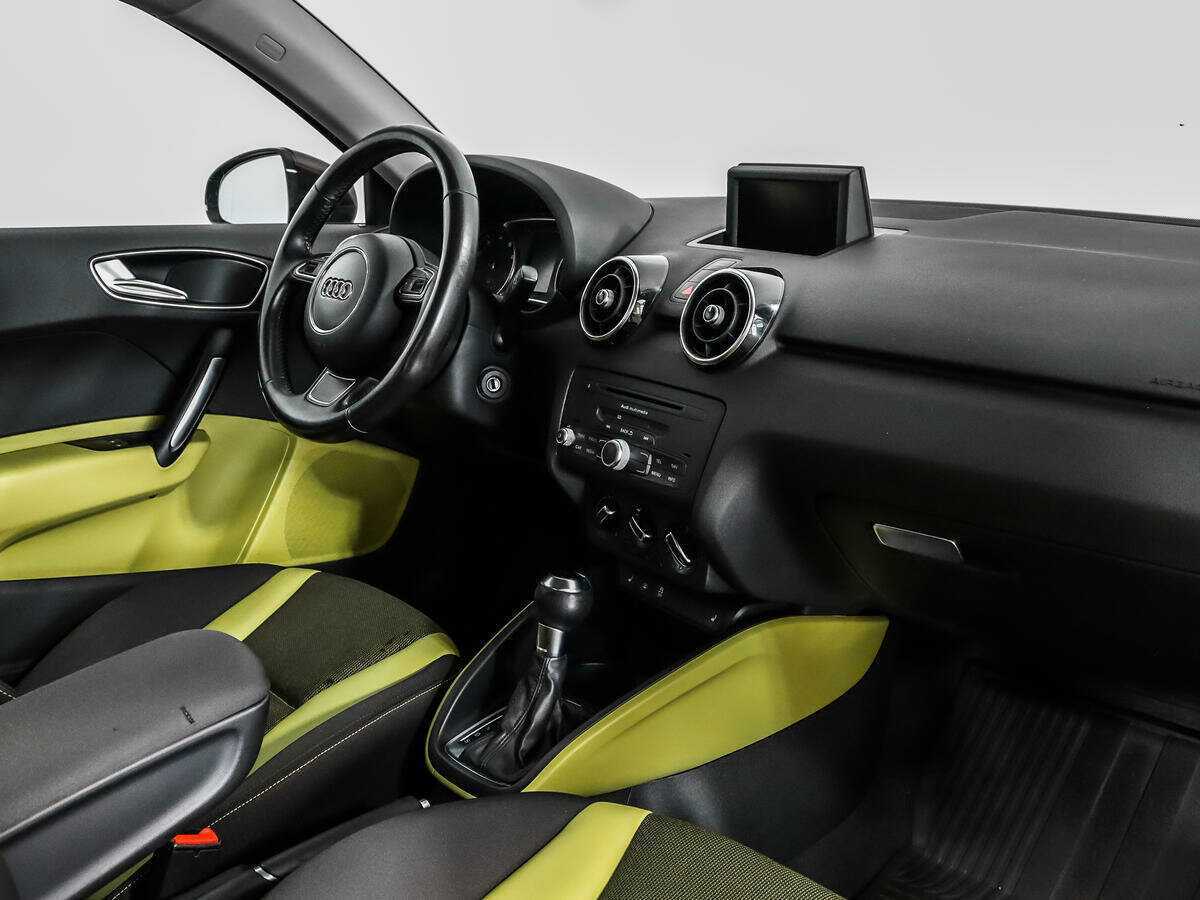 Audi A1, 2011 Фото №11