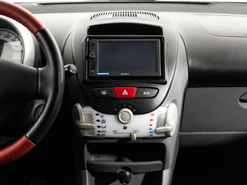 Peugeot 107, 2010 Фото №14