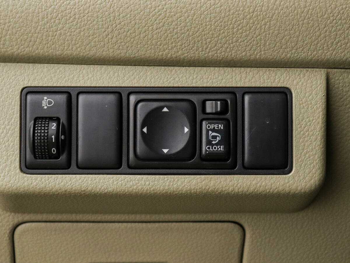 Nissan Tiida, 2008 Фото №11