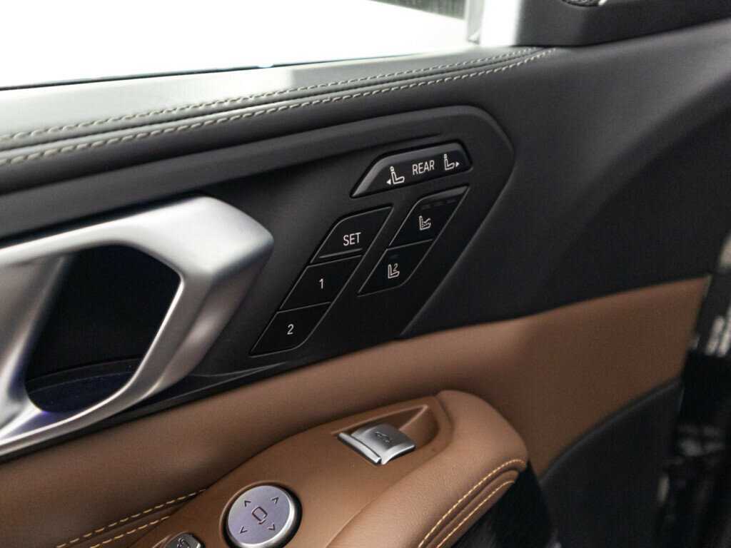 BMW X7 M50d, 2020 Фото №24