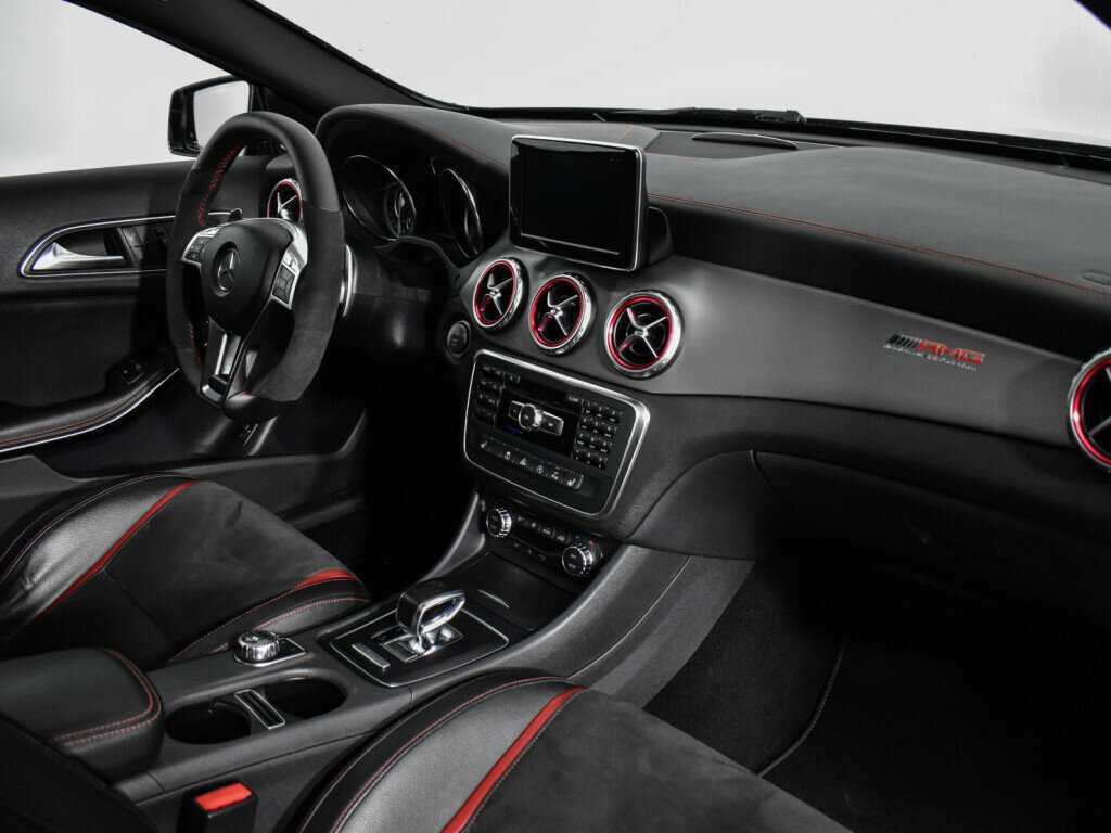Mercedes-Benz GLA AMG 45 AMG, 2015 Фото №17