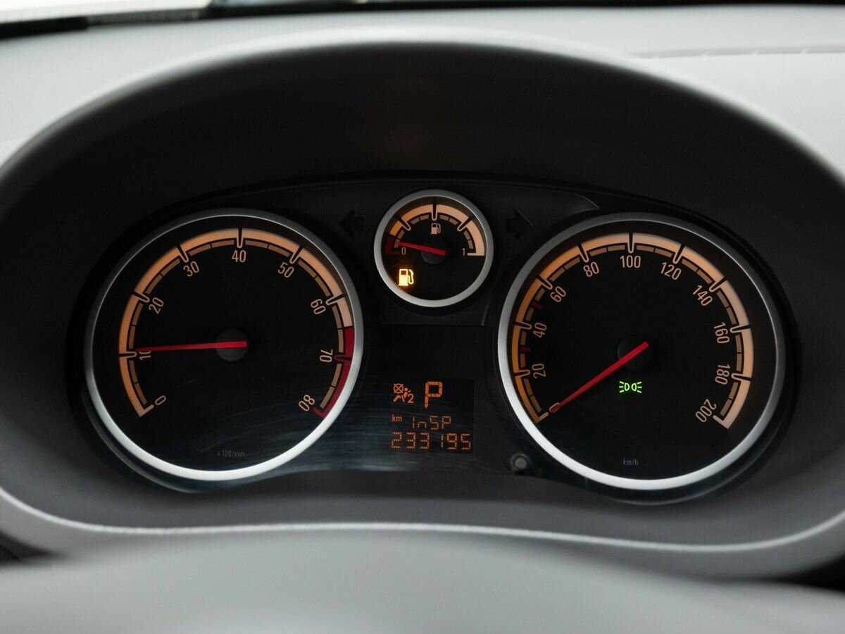 Opel Corsa, 2010 Фото №16