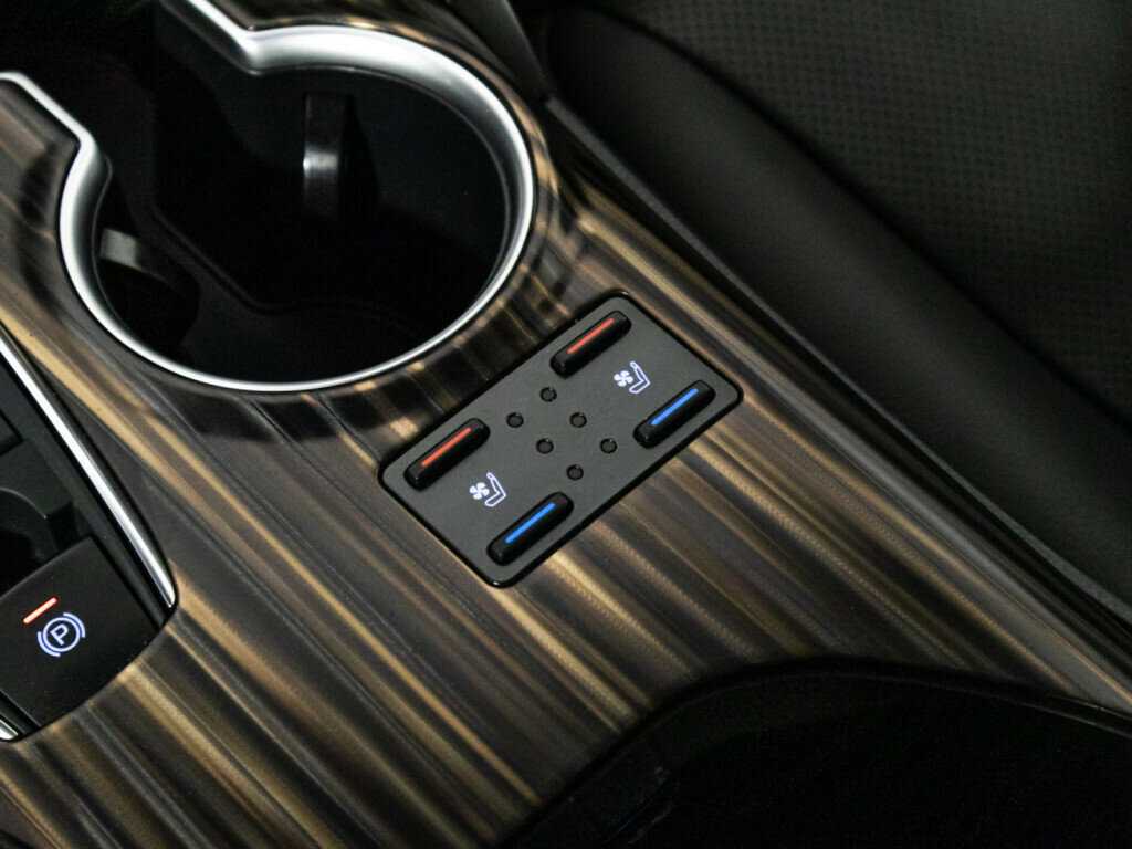 Toyota Camry, 2020 Фото №17