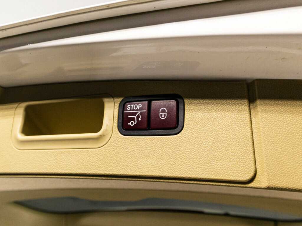 Mercedes-Benz GL-Класс 500, 2010 Фото №16