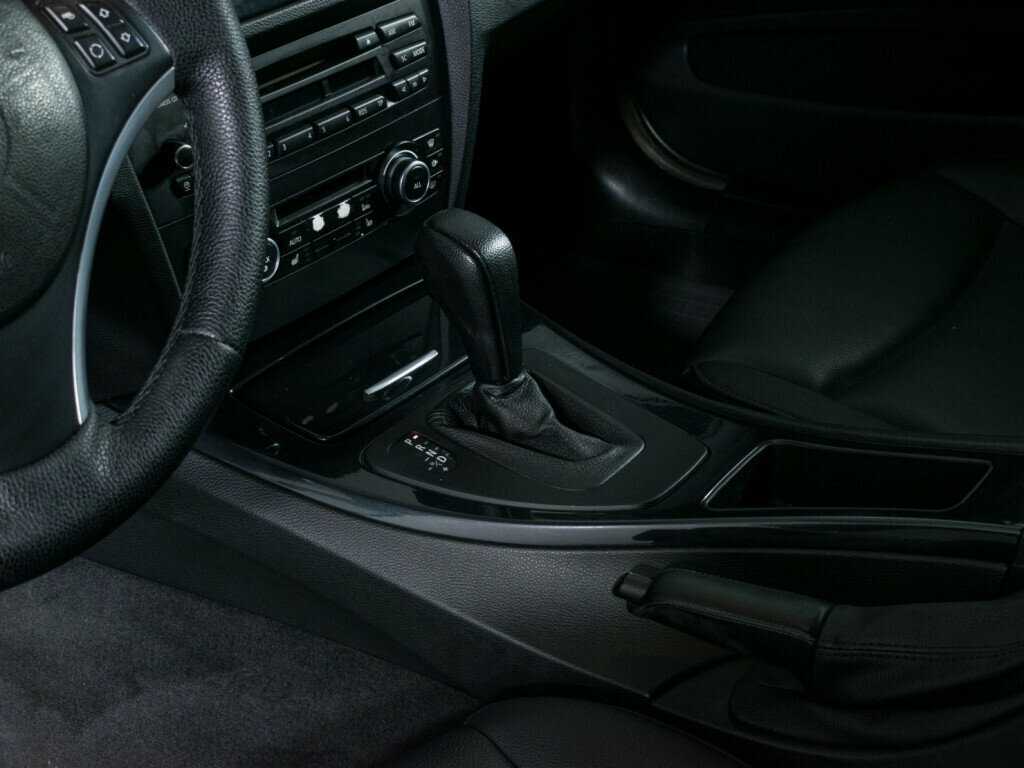 BMW 3 серии 320i, 2010 Фото №13