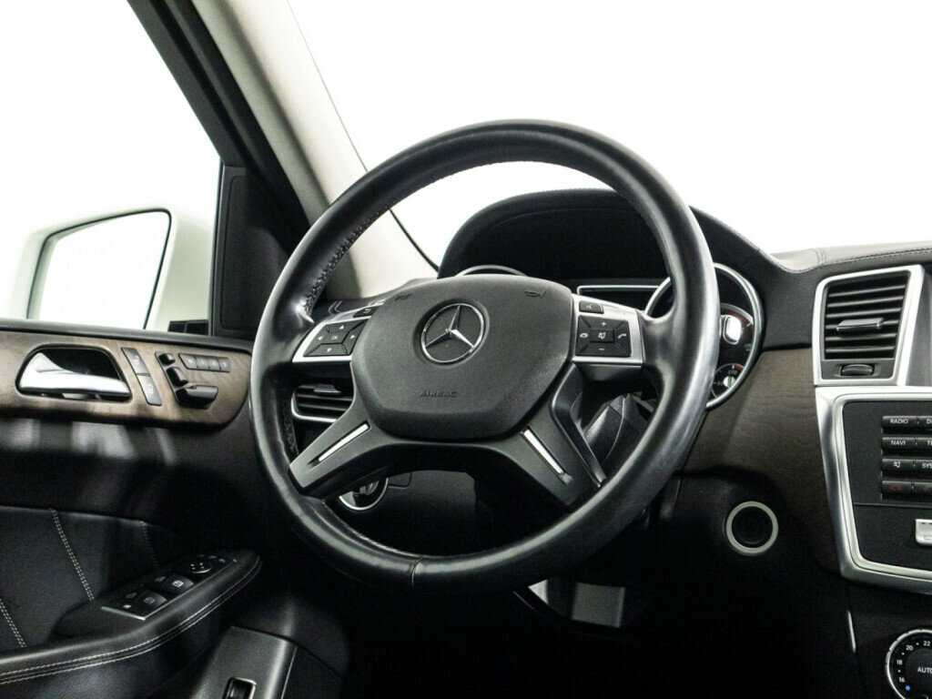 Mercedes-Benz GL-Класс 350 CDI BlueTEC, 2015 Фото №26