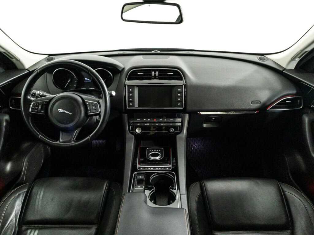 Jaguar F-Pace, 2017 Фото №13