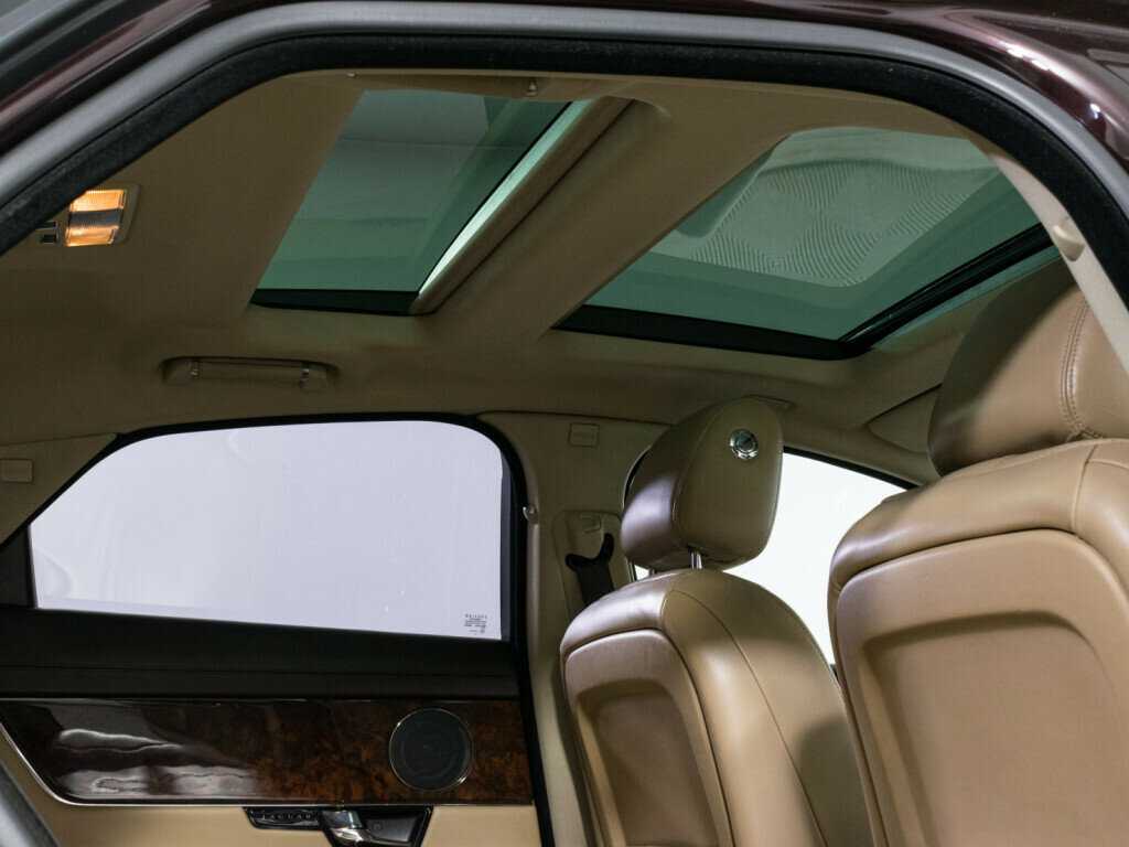 Jaguar XJ, 2010 Фото №13