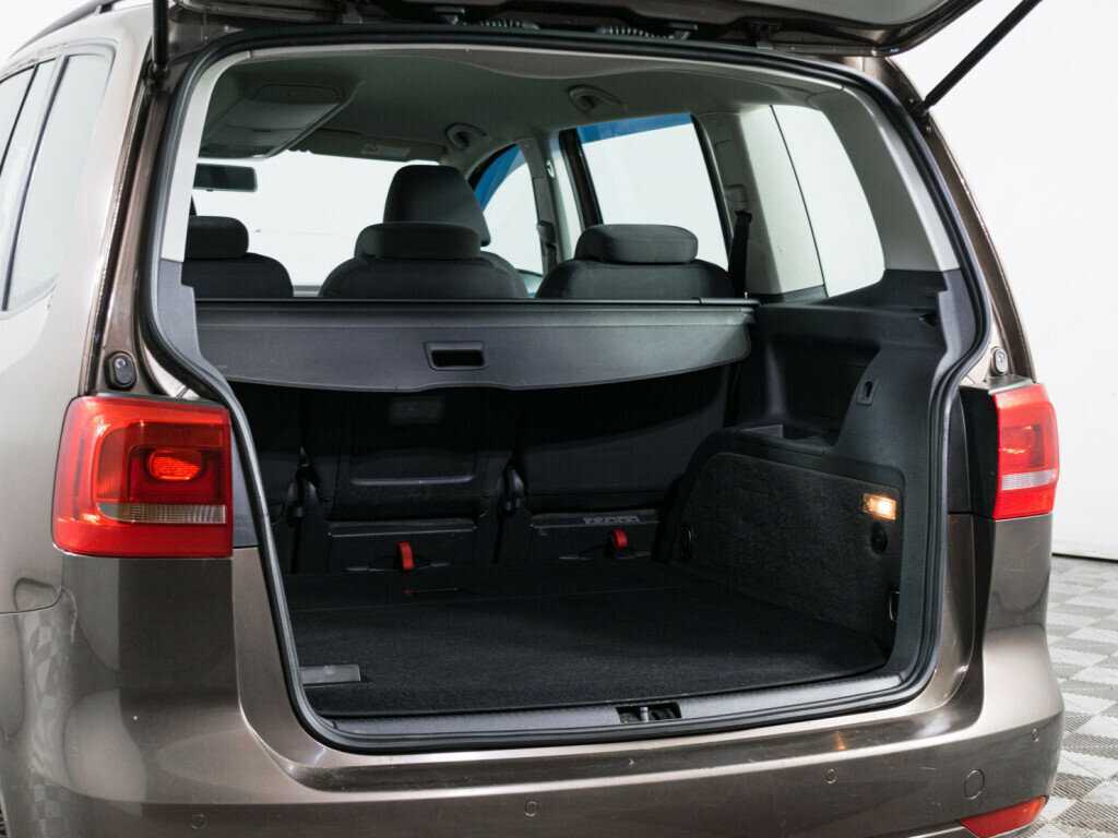 Volkswagen Touran, 2011 - 160 547 км. | Фото №7