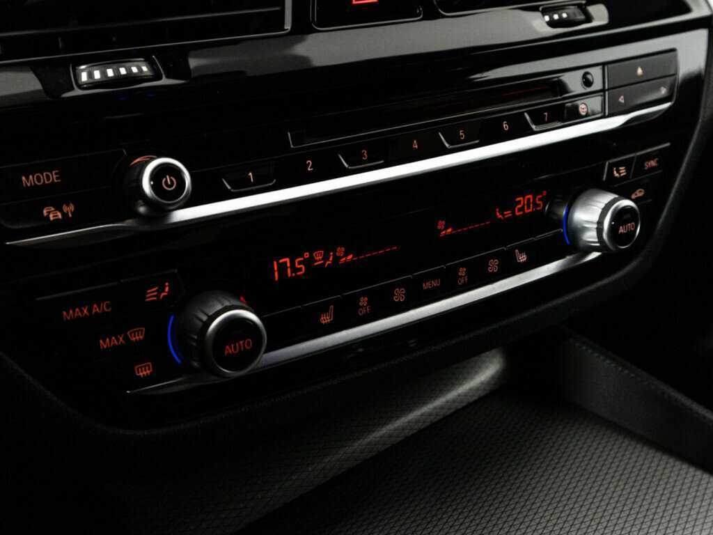 BMW 5 серии 530i xDrive, 2019 Фото №17