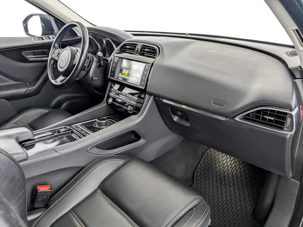 Jaguar F-Pace, 2016 Фото №11