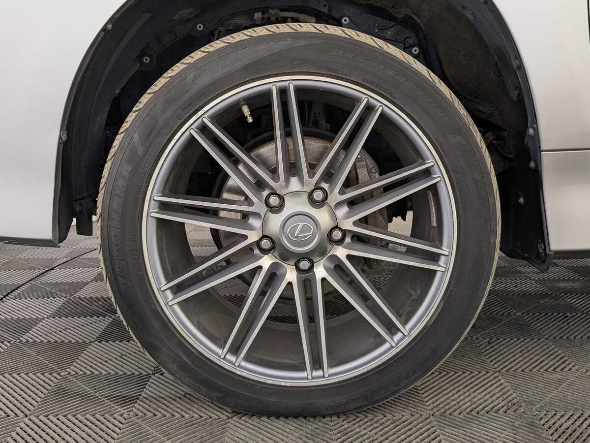 Lexus LX 570, 2016 Фото №12