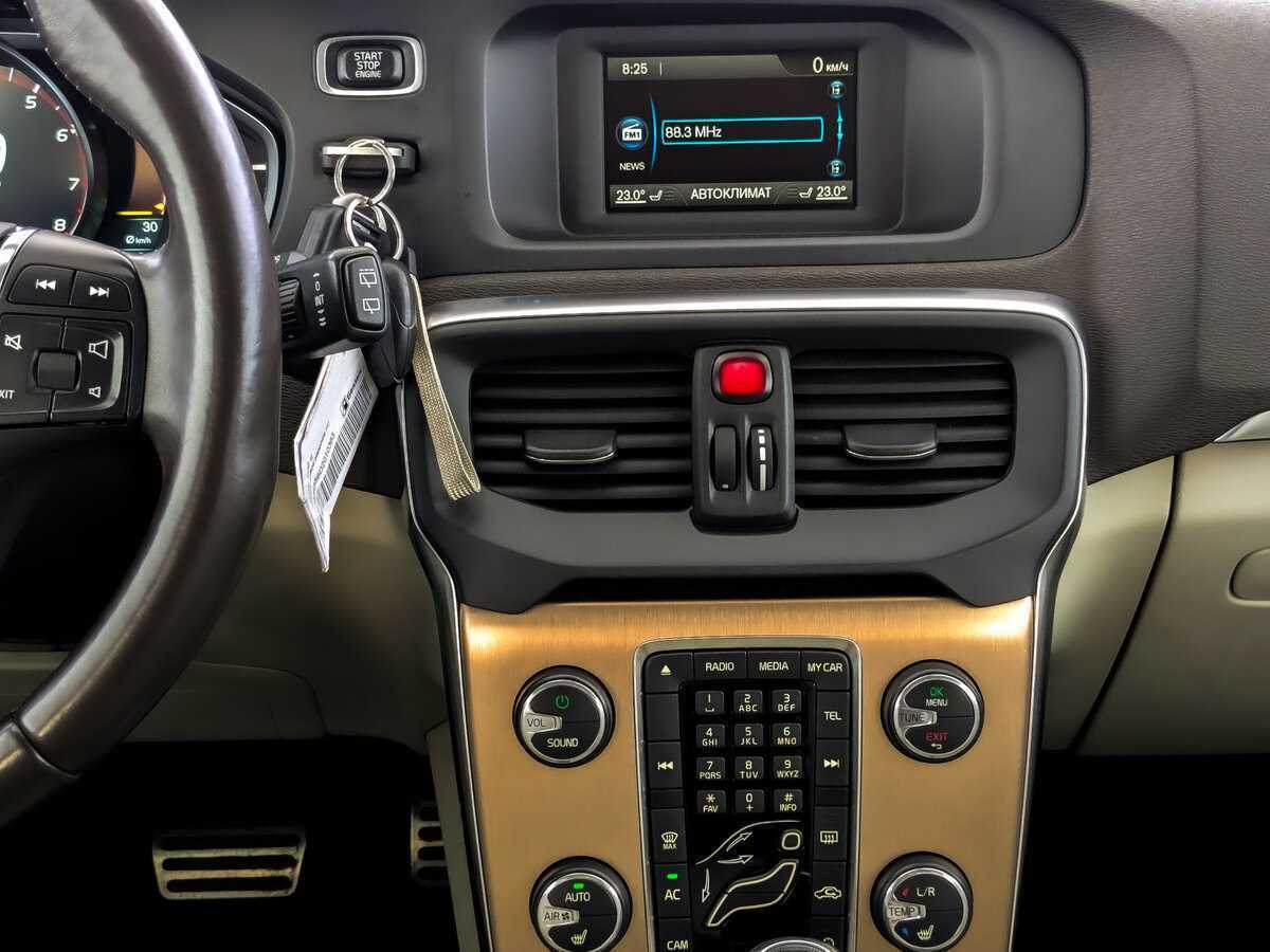 Volvo V40, 2013 Фото №15