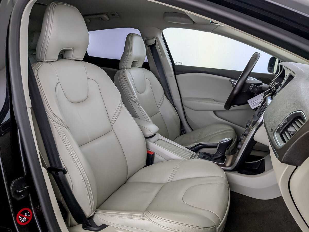 Volvo V40, 2013 Фото №23