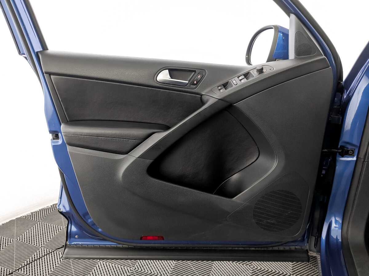 Volkswagen Tiguan, 2010 Фото №16