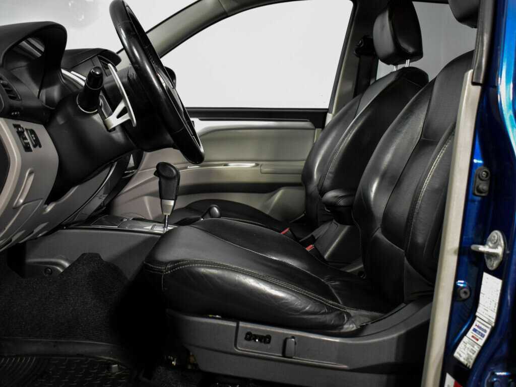 Mitsubishi Pajero Sport, 2010 Фото №10