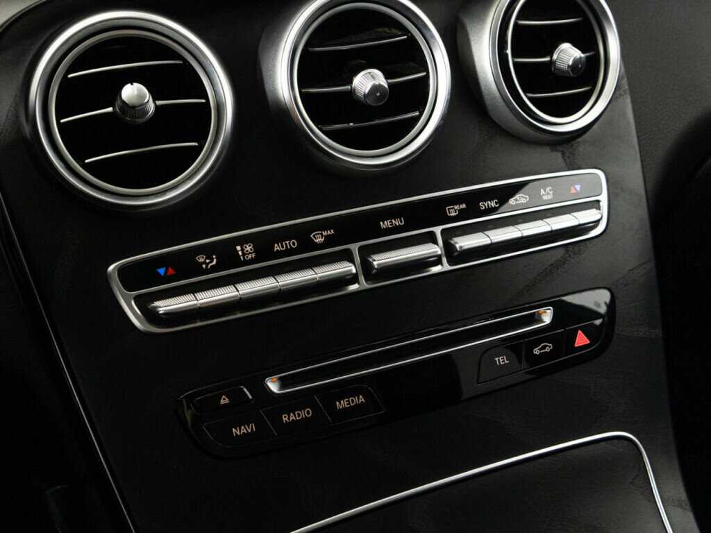 Mercedes-Benz GLC 300, 2017 Фото №15