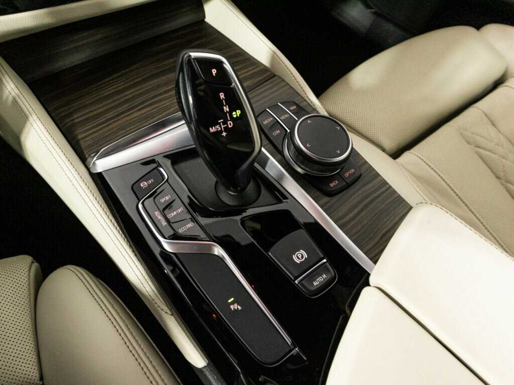 BMW 5 серии 530d xDrive, 2019 Фото №22