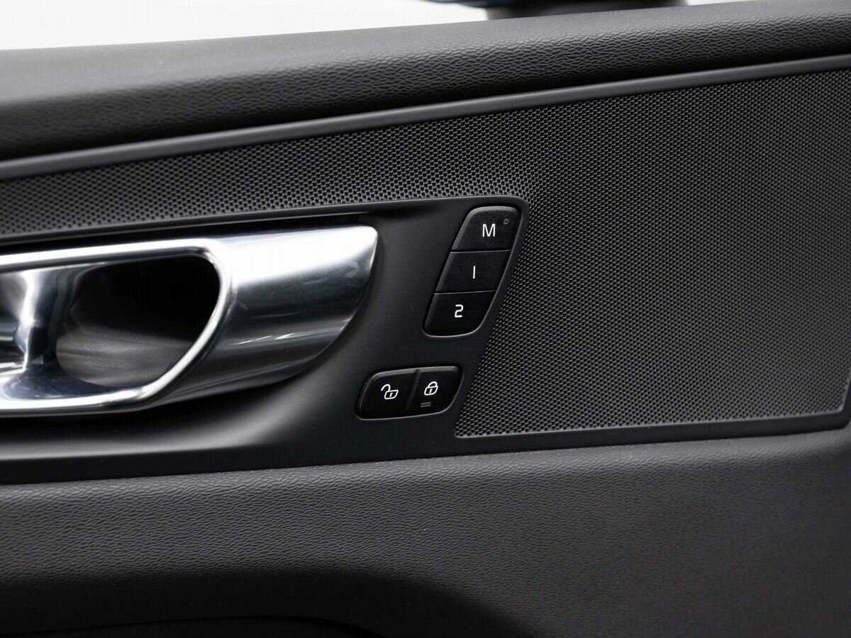 Volvo XC60, 2021 Фото №23