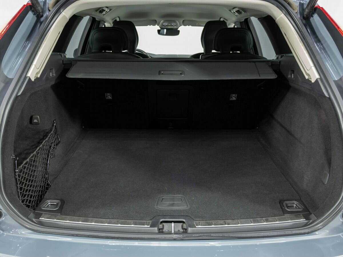 Volvo XC60, 2021 Фото №30