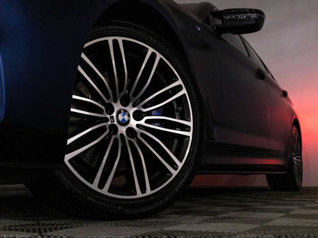 BMW 5 серии 530d xDrive, 2019 Фото №32