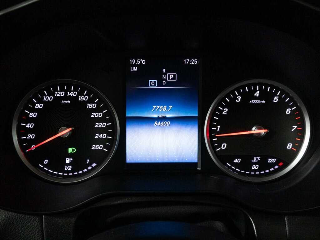 Mercedes-Benz GLC 200, 2019 Фото №12