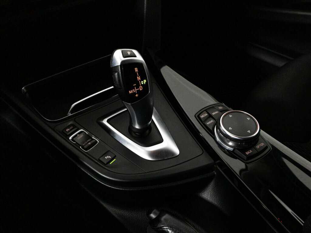 BMW 3 серии 320i, 2016 Фото №17