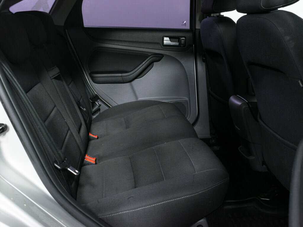 Ford Focus, 2010 Фото №9