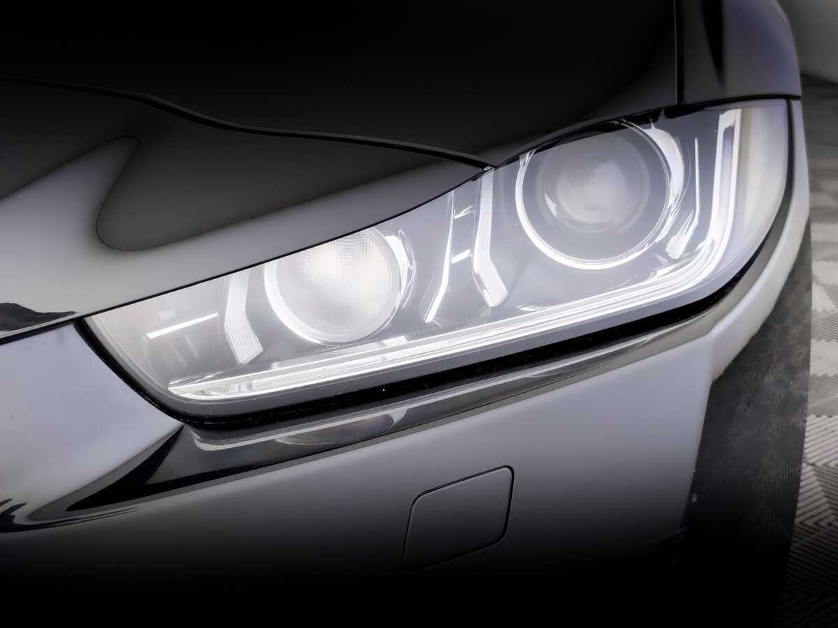 Jaguar XE, 2015 Фото №17