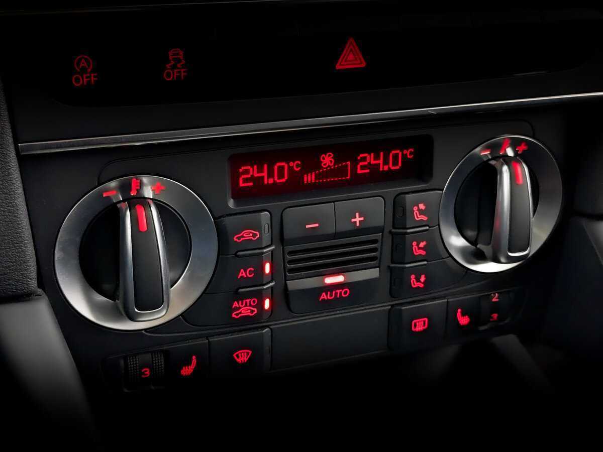 Audi A3, 2011 Фото №25