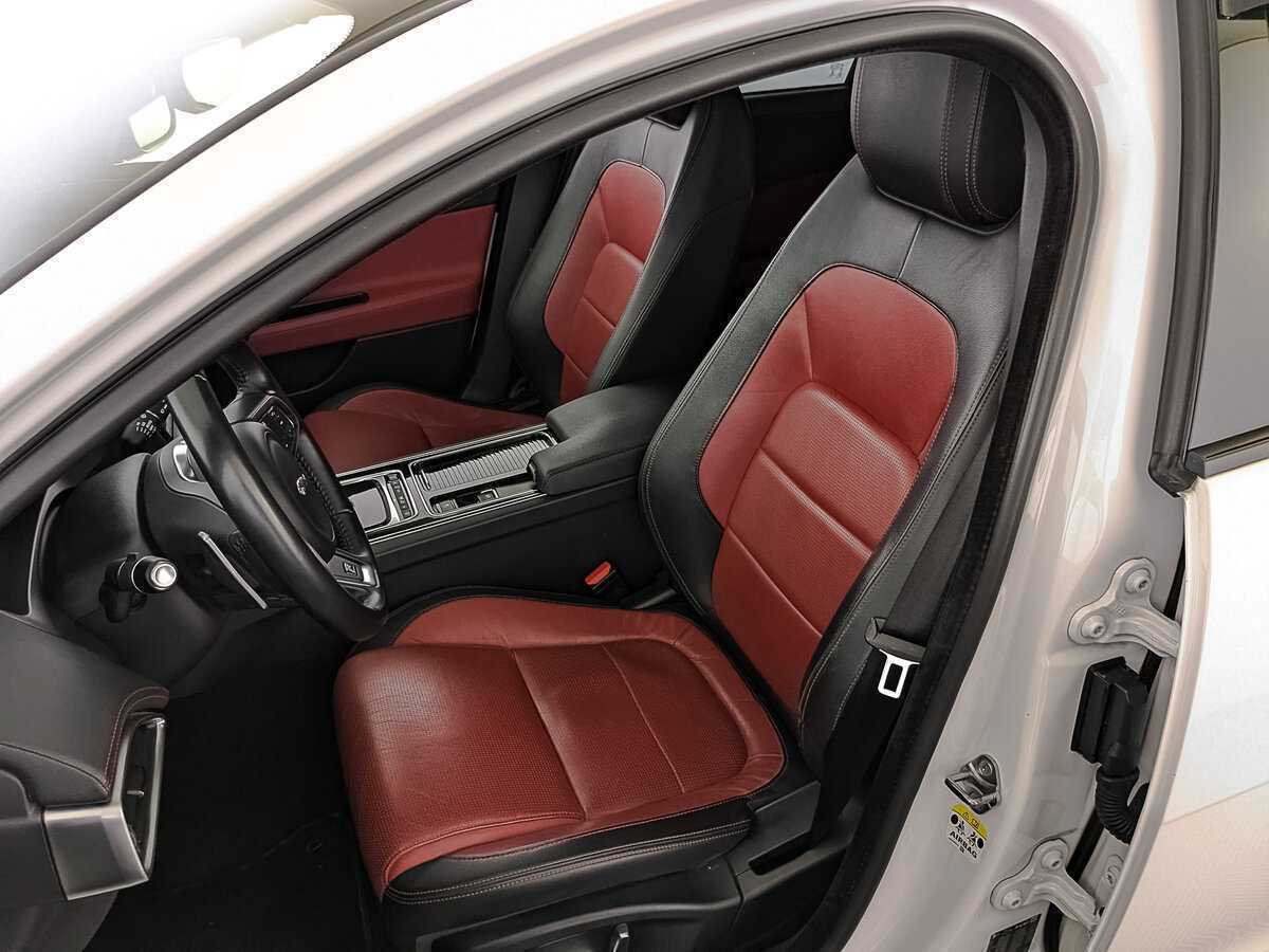 Jaguar XE, 2019 Фото №19