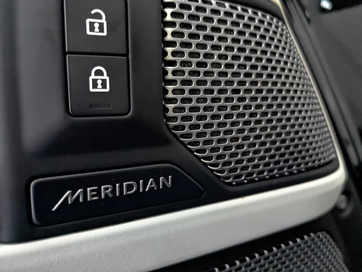 Land Rover Defender 110, 2021 Фото №26