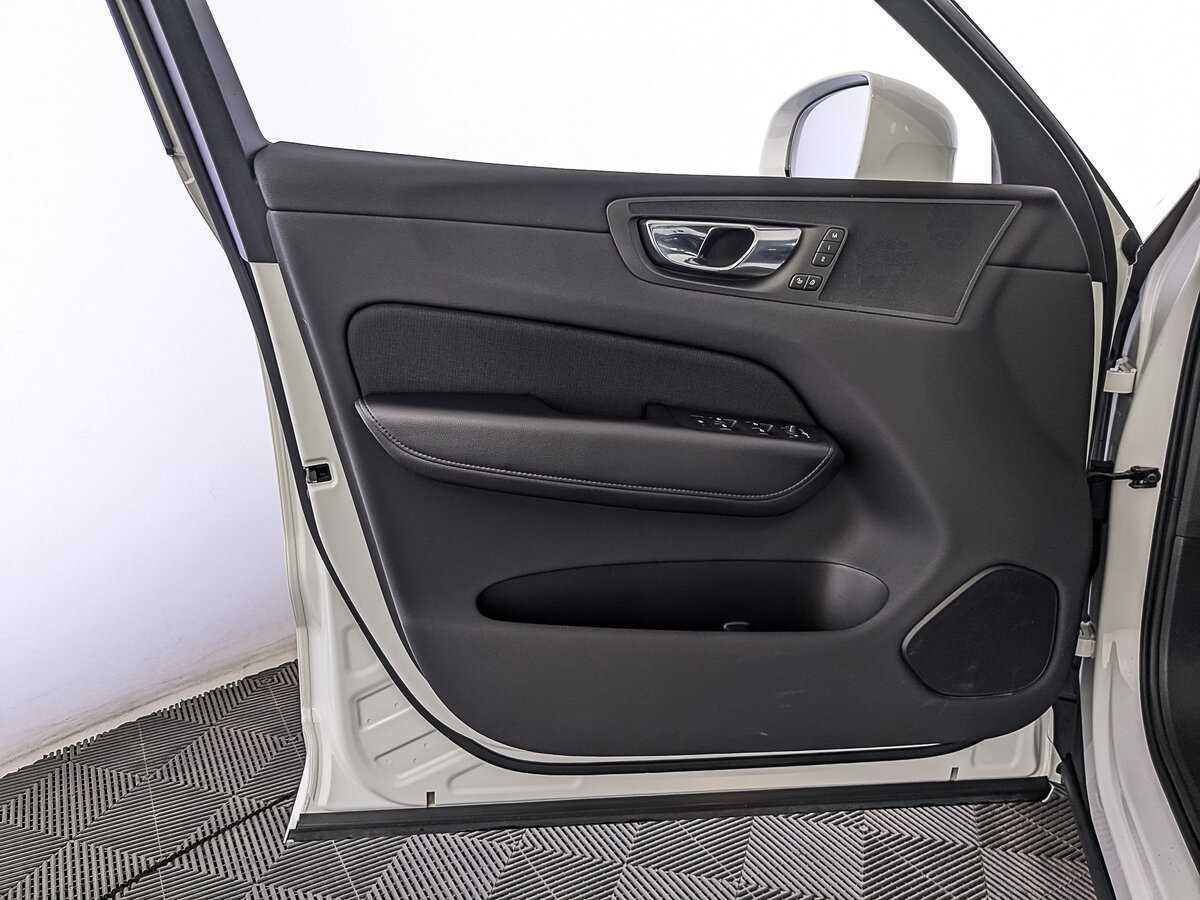Volvo XC60, 2019 Фото №18
