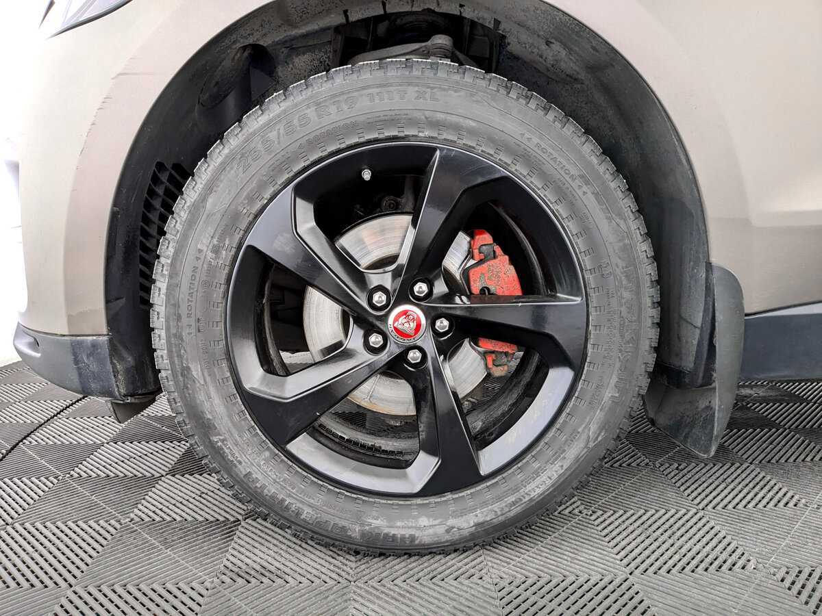 Jaguar F-Pace, 2017 Фото №18