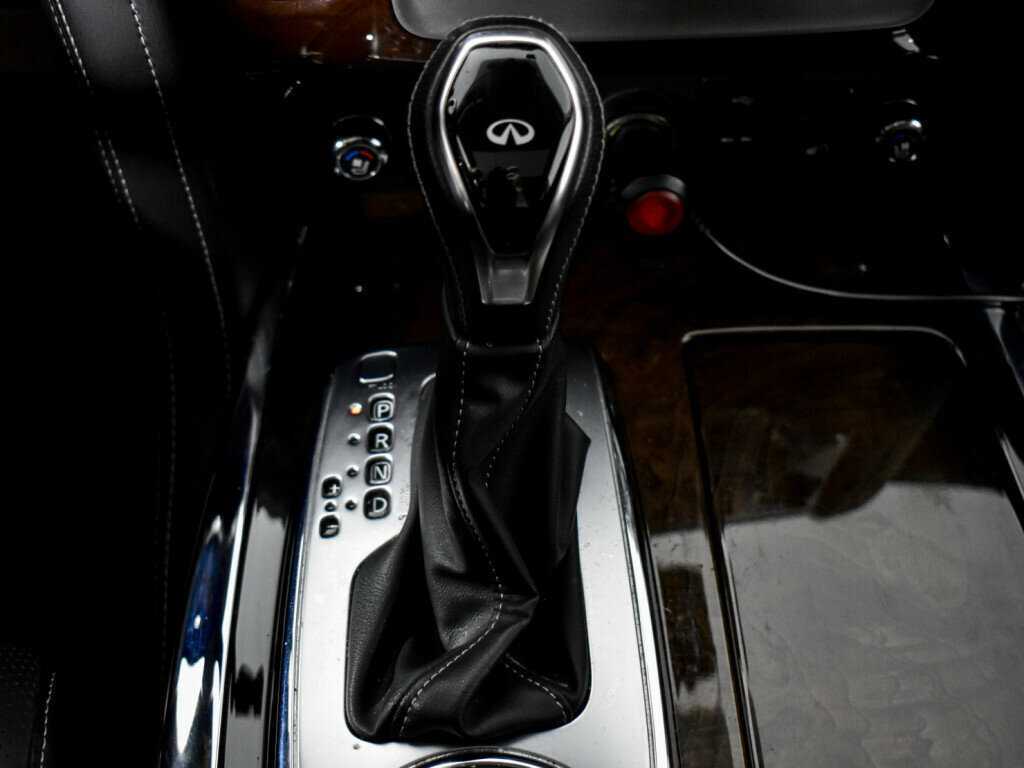Infiniti QX80, 2018 Фото №8