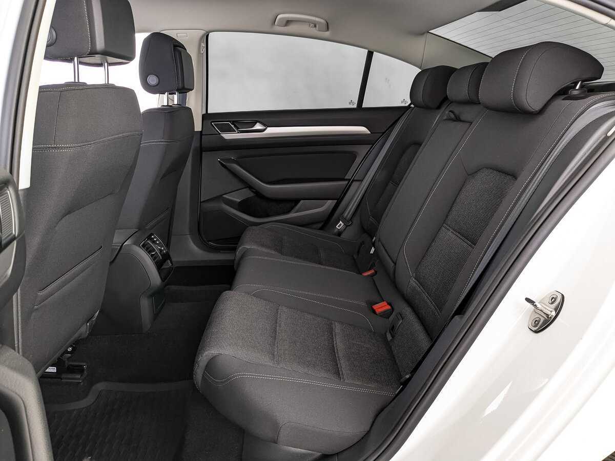 Volkswagen Passat, 2019 Фото №18